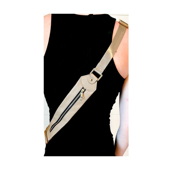 iPhone Case with Utility Crossbody Strap With Bonus Striped Strap - Picture 5 of 8